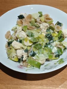 Lire la suite à propos de l’article One pot pasta poulet-poireaux